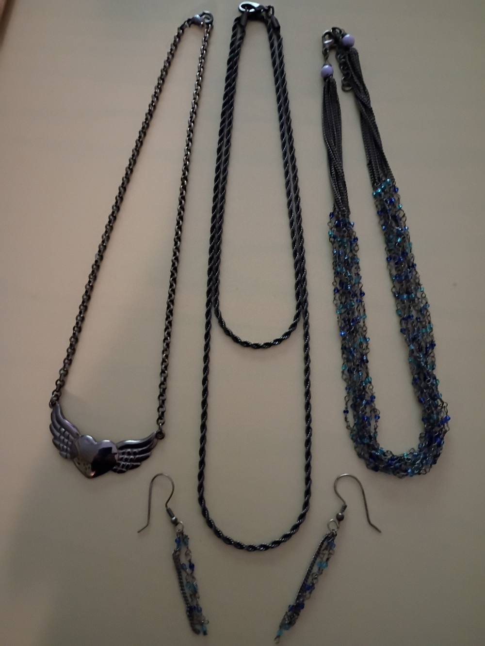 Vtg 3 Necklaces + Earrings Gunmetal Rope Wings Heart Blue Beads Exc Cond Must C!